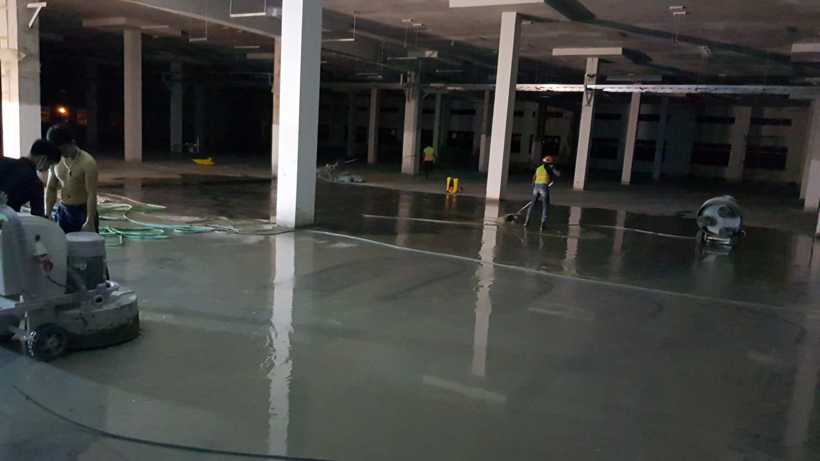 Những ưu điểm nổi bật của tăng cứng mài bóng nền nhà xưởng tại Bình Dương