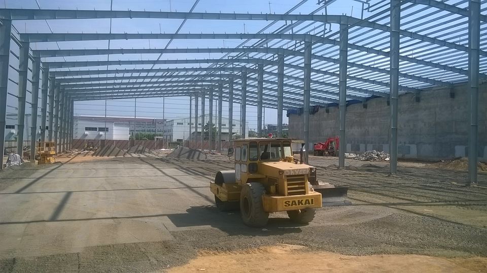 Tiến hành thi công sửa chữa nhà xưởng